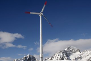 Selon Saskia Bourgeois, de l’Office fédéral de l’énergie, grâce à l’évolution de la technologie, la Suisse pourrait produire 8.9 TWh d’électricité éolienne par an, dont 5.7 TWh en hiver, en exploitant 30% du potentiel disponible. Cela représente près de 9000 éoliennes". KEYSTONE/ARNO BALZARINI